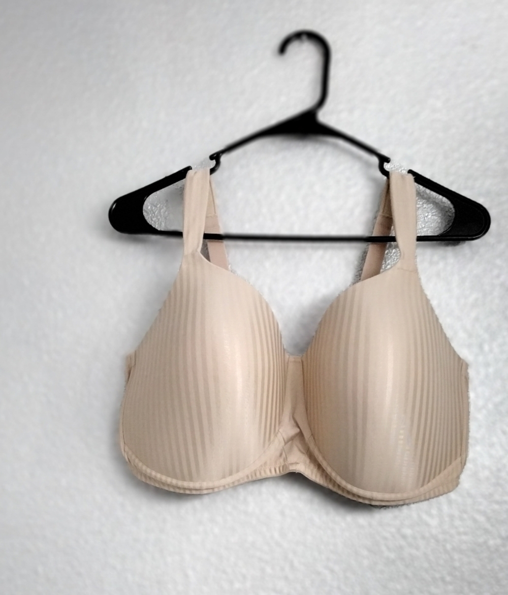 Playtex Secrets Perfectly Smooth Bra. Size 42DDD